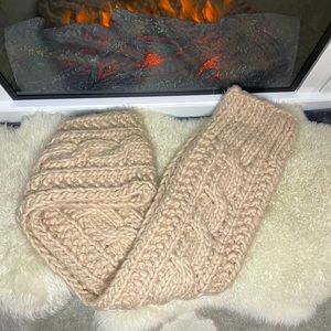 NWOT A&F Large Cable Knit Scarf
